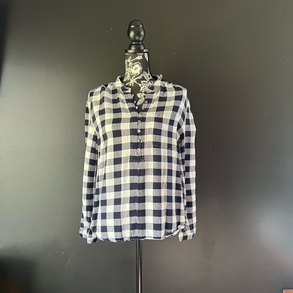 Short collared blue and white checked button down